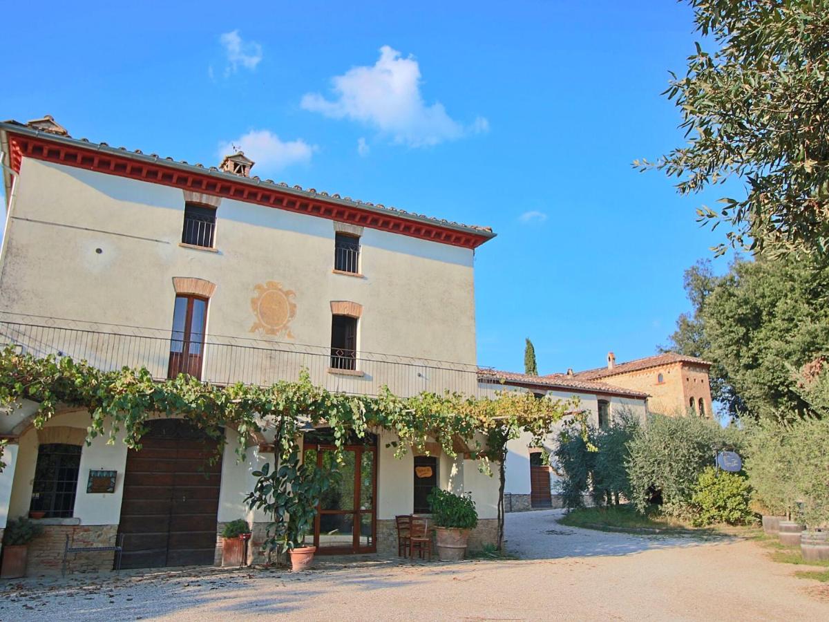 B&B Umbertide - Attractive apartment in old farmhouse on the estate with pool - Bed and Breakfast Umbertide