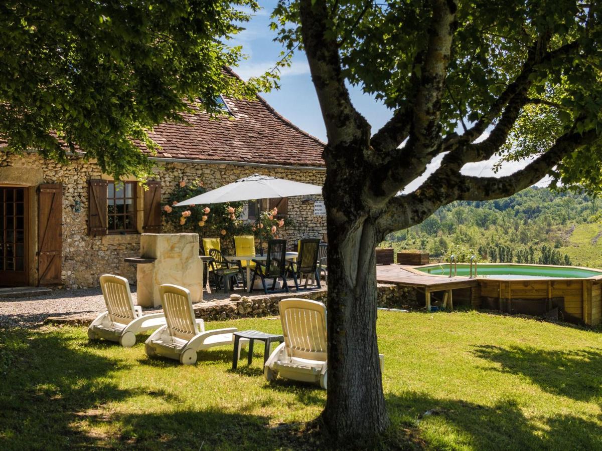 B&B Thenon - Farmhouse with private pool large garden and playground - Bed and Breakfast Thenon