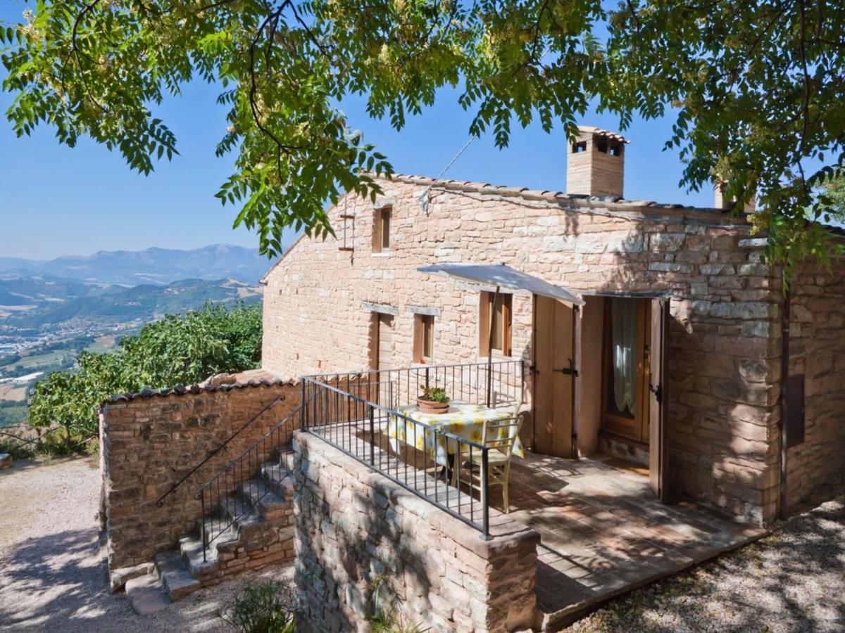 B&B Acqualagna - Graceful Holiday Home in Acqualagna with Swimming Pool - Bed and Breakfast Acqualagna