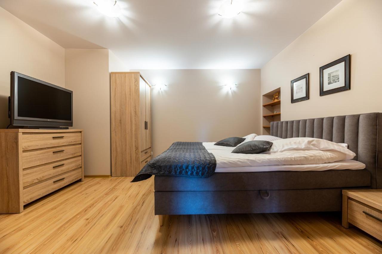 Willa Malinówka - ogród wypoczynkowy z widokiem na Śnieżkę - Bed and Breakfast Karpacz