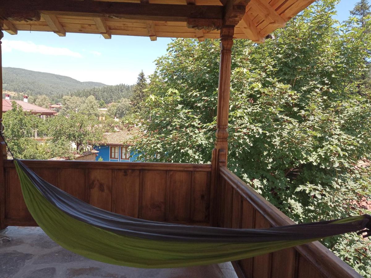 Villa Lyutovi Holiday Home - B&B