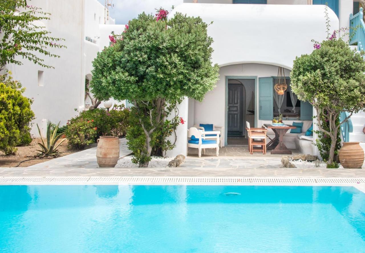 Mykonian Style w Shared Pool Houses & Nighttime Security Guard - B&B