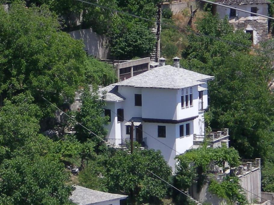 Άνετος χώρος με parking, αυλή και θαυμάσια θέα - B&B Makrinitsa