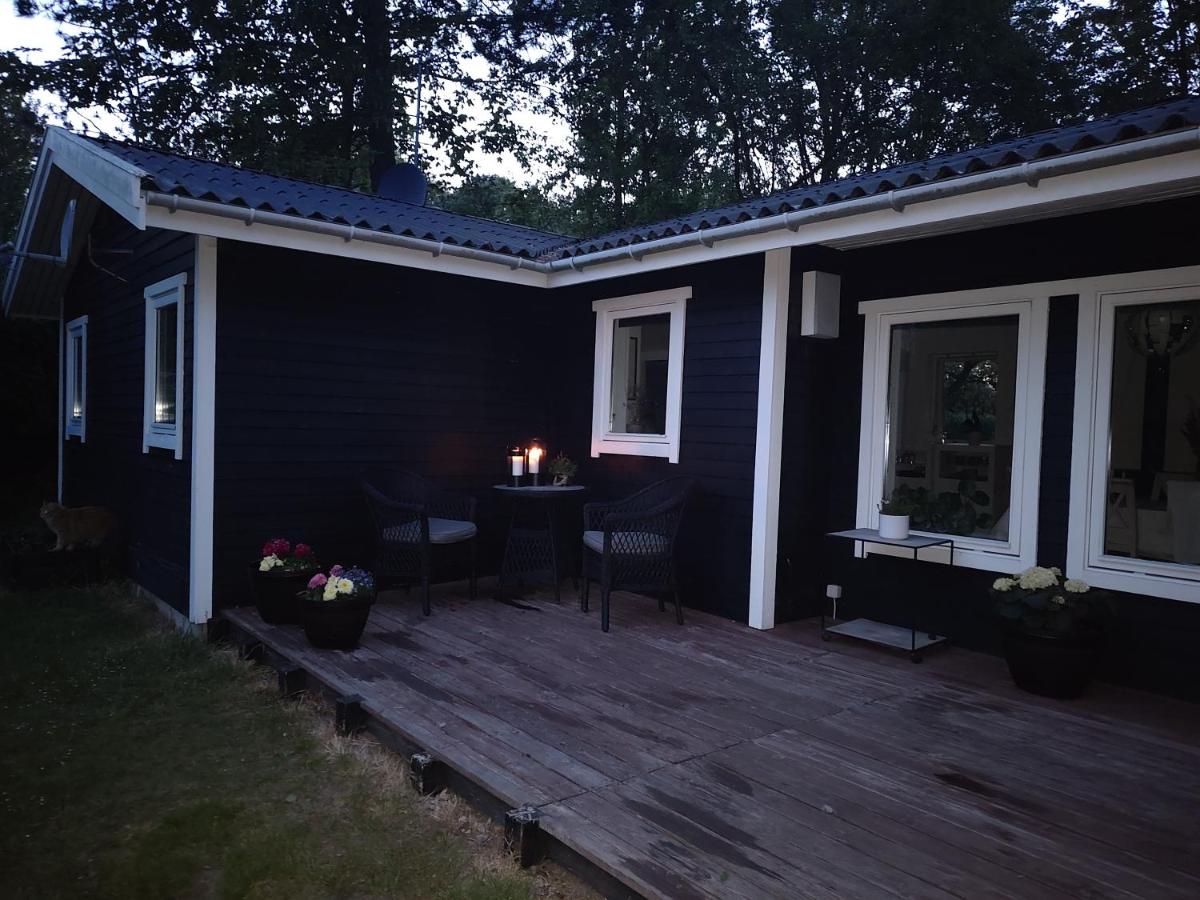 Holiday House, Garden and Beach Escape, one hour from Copenhagen - B&B Jægerspris