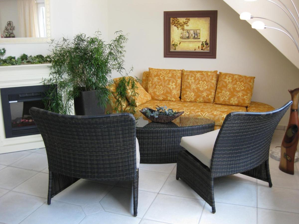 Apartment mit Terrasse