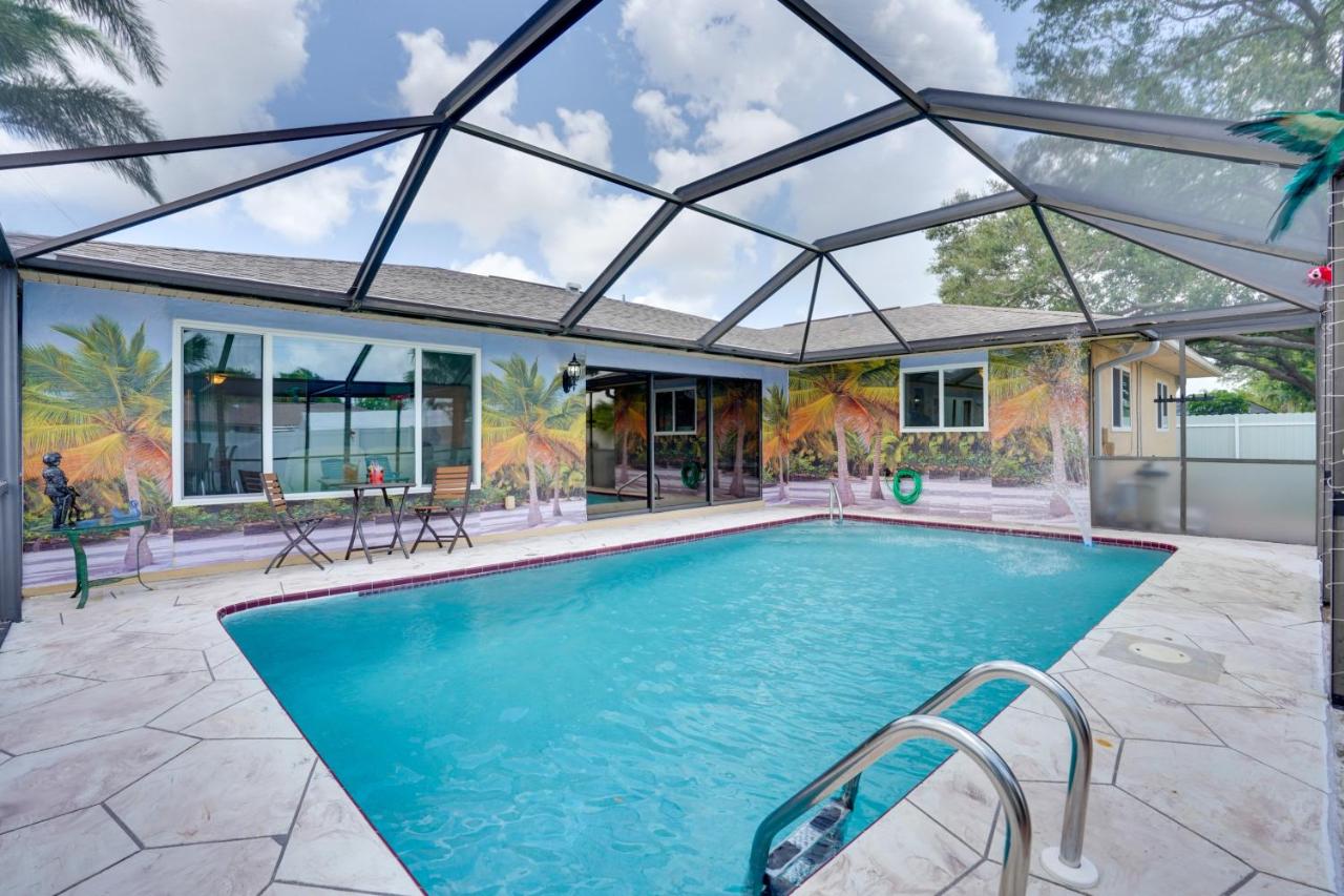 2 Mi to Golfing Cape Coral Home with Pool and Lanai - B&B