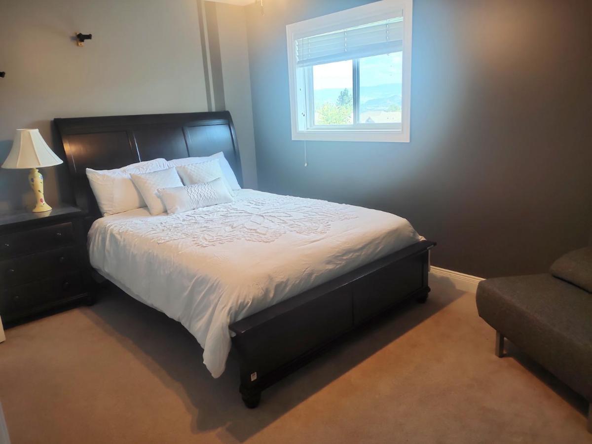 Queen Room with Garden View