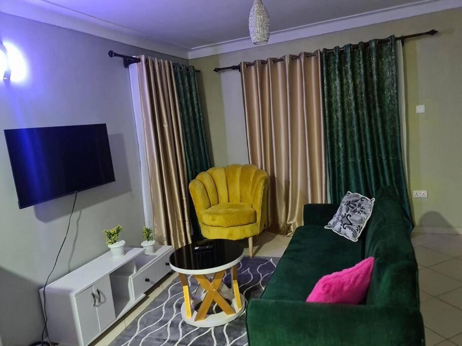 B&B Kampala - JD lake & city view Apt makindye - Bed and Breakfast Kampala