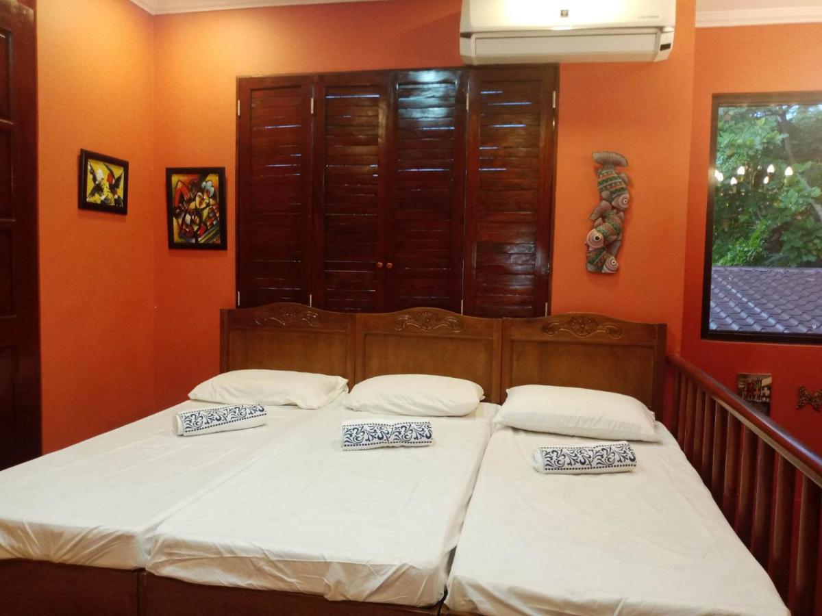 B&B Banga - Mlajade Transient House - Bed and Breakfast Banga