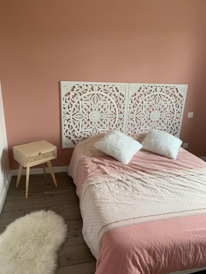 Chambre moderne 24h du Mans - 10 min du circuit SDB attenante - B&B