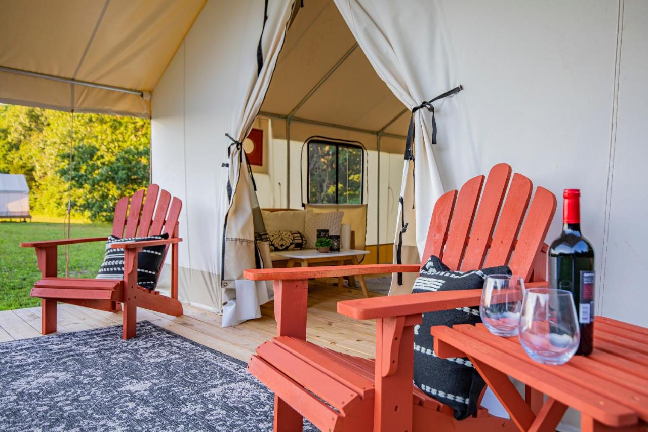 B&B Cassville - Heated Glamping Tent - Bed and Breakfast Cassville