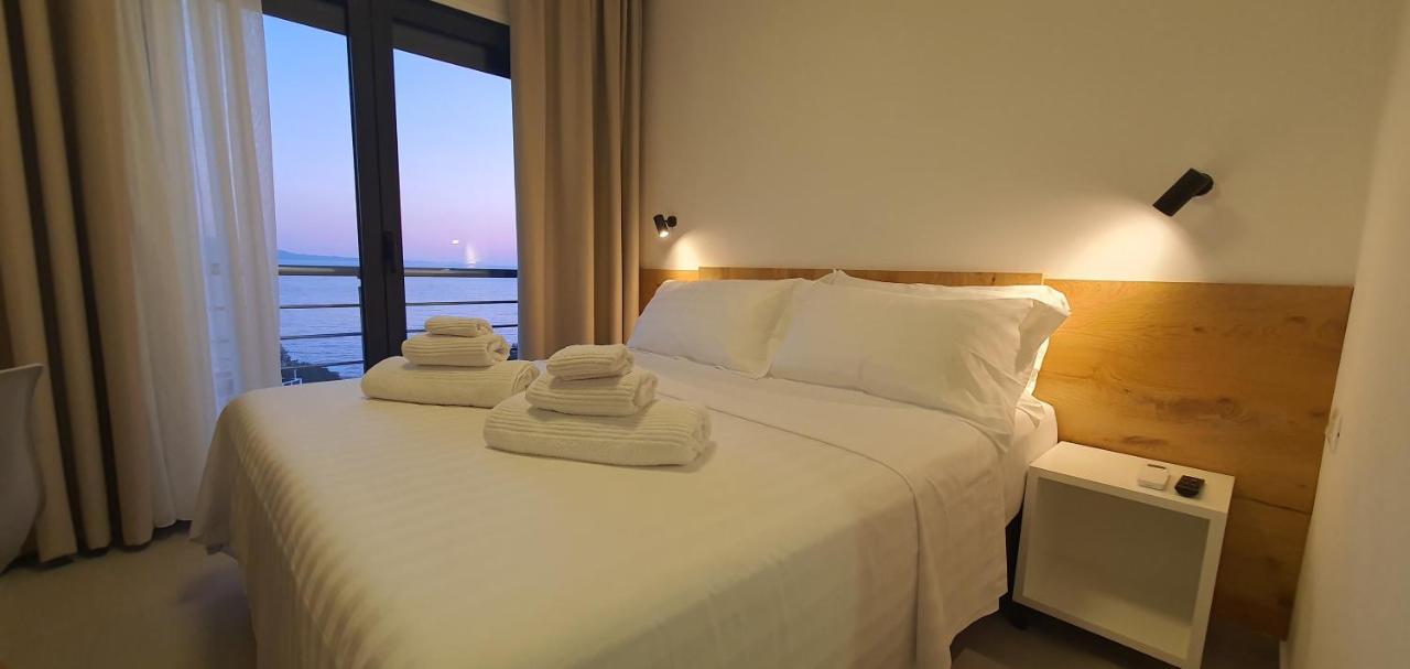Beachfront Saranda Terrace Apartments - B&B Saranda