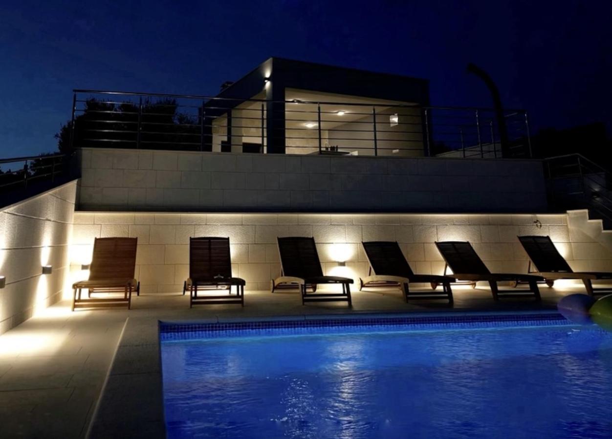 Villa Kiko - Primošten - Exclusively Yours - Private Pool & Panoramic Sea Views - B&B Primošten