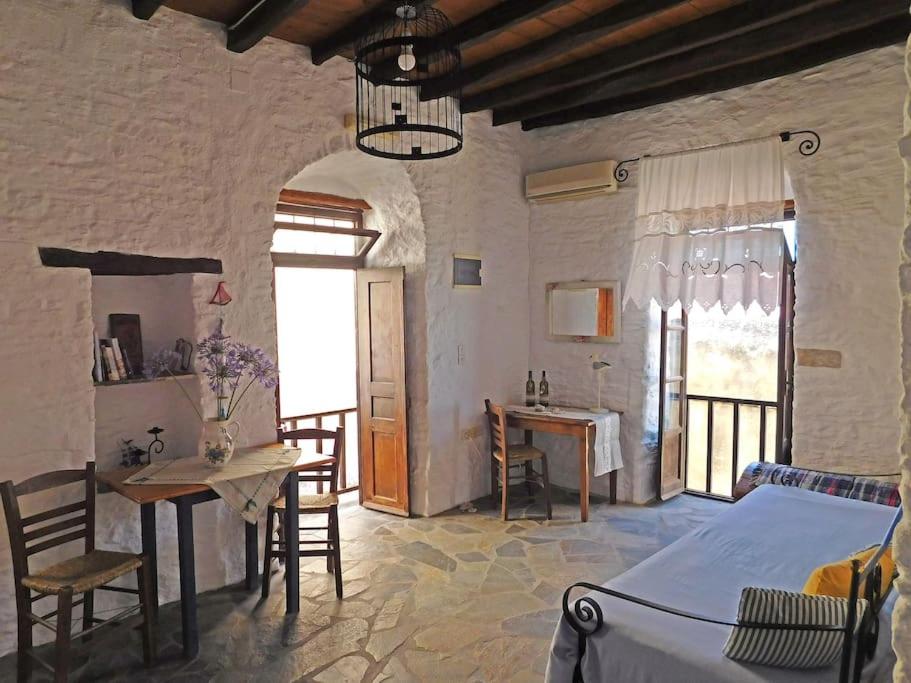 Philoxeno Traditional house - Ano Syros - B&B