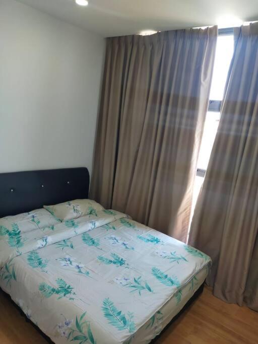 Kuching Apartment @Roxy Apartment 3rd mile - B&B Kuching