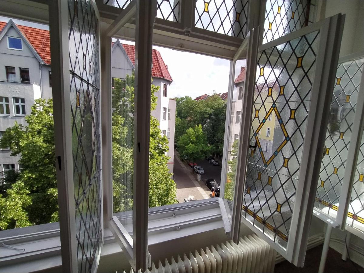 Apartment 3 large rooms with 2 separate bedbrooms close to city centre near Kudamm and KaDeWe - B&B Berlino