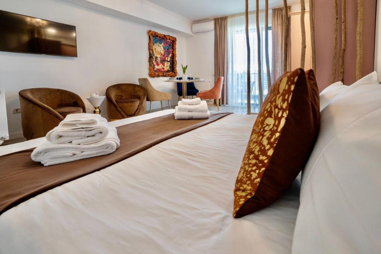CNS Studio 2 - B&B