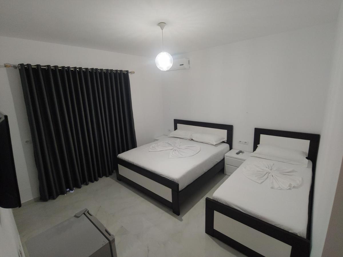 Dreibettzimmer mit Balkon