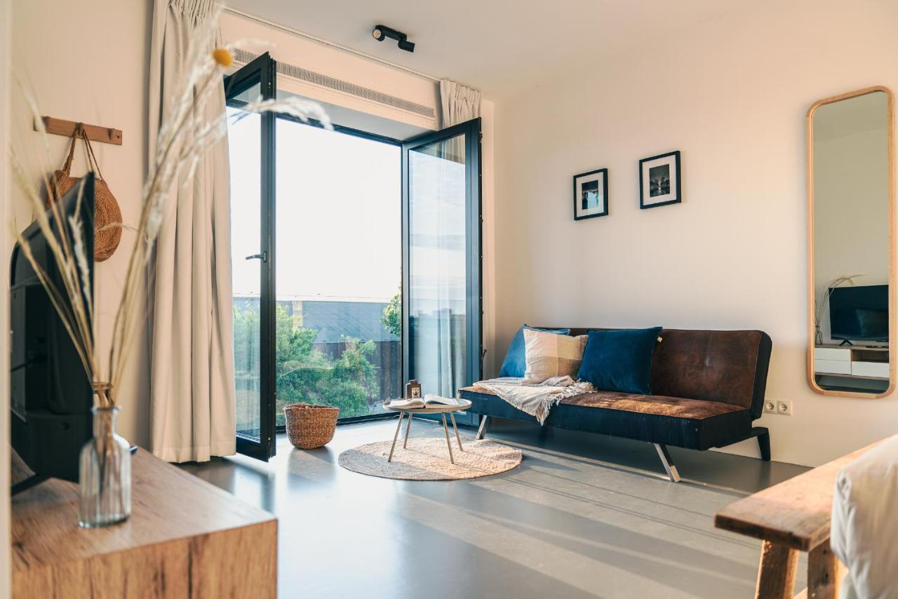 B&B Amsterdam - BNBNRD Luxurious City View Apartment Amsterdam - Cultural District - Bed and Breakfast Amsterdam