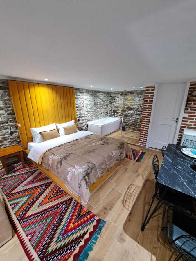"Villa 70" Guesthouse - B&B Argirocastro