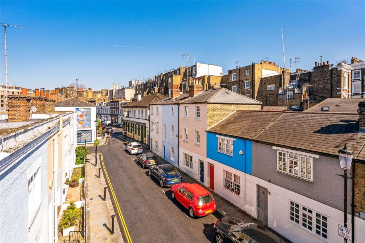 Kensington two floor mews house - B&B