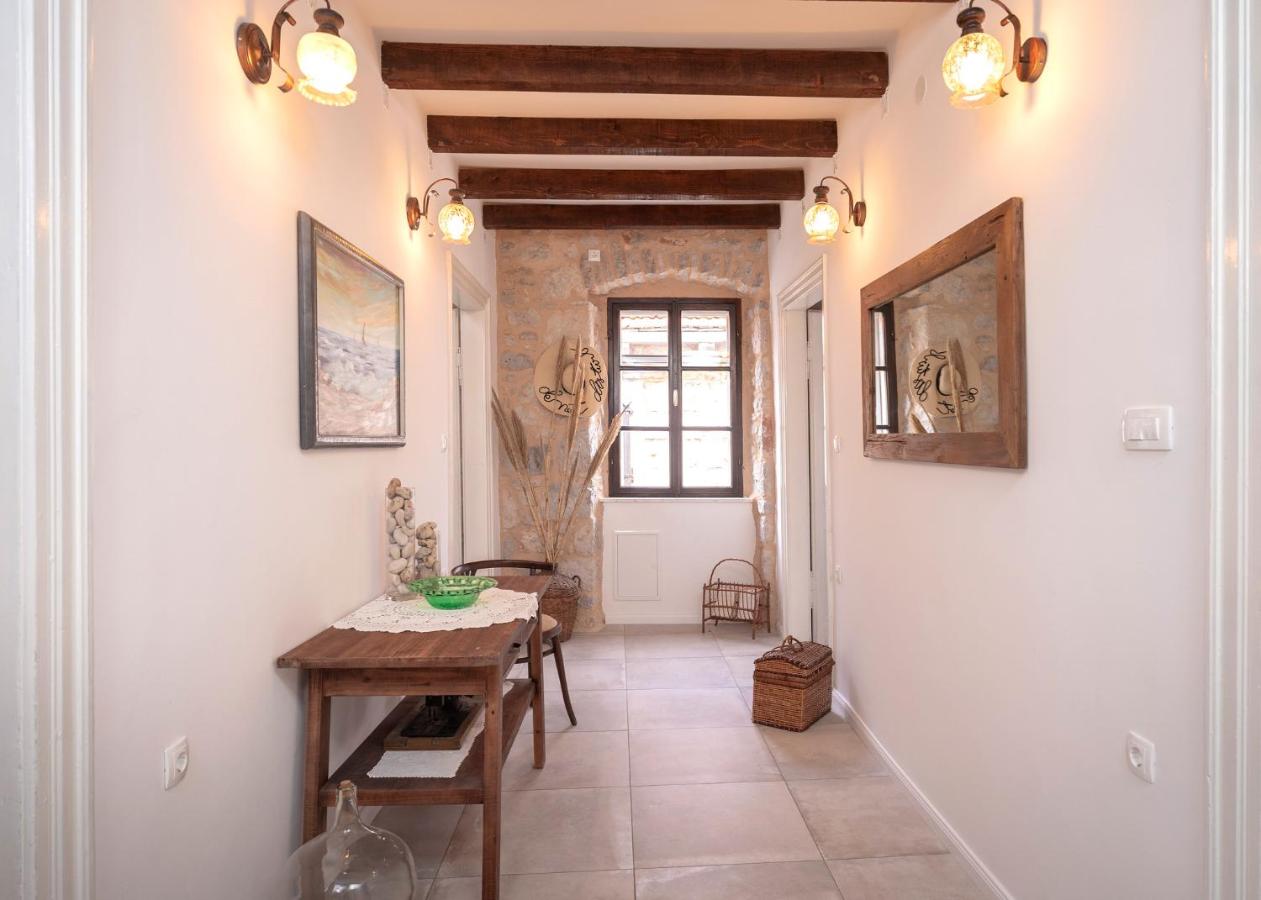 Holiday Home Skala with hot tub & Kala with terrace - Bed and Breakfast Pitve