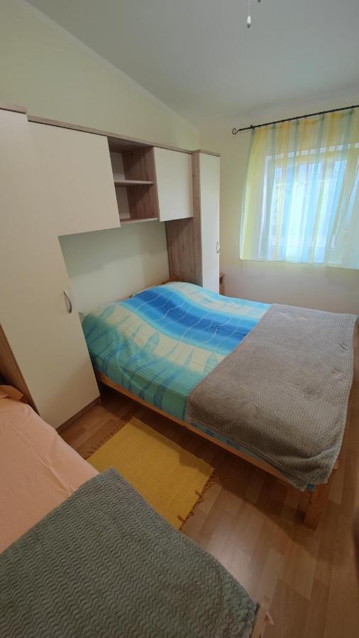 Apartment mit Balkon