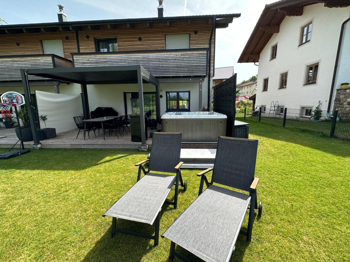 B&B Bad Endorf - Chiemgau Ferienhaus Premium by BellaVita - Bed and Breakfast Bad Endorf