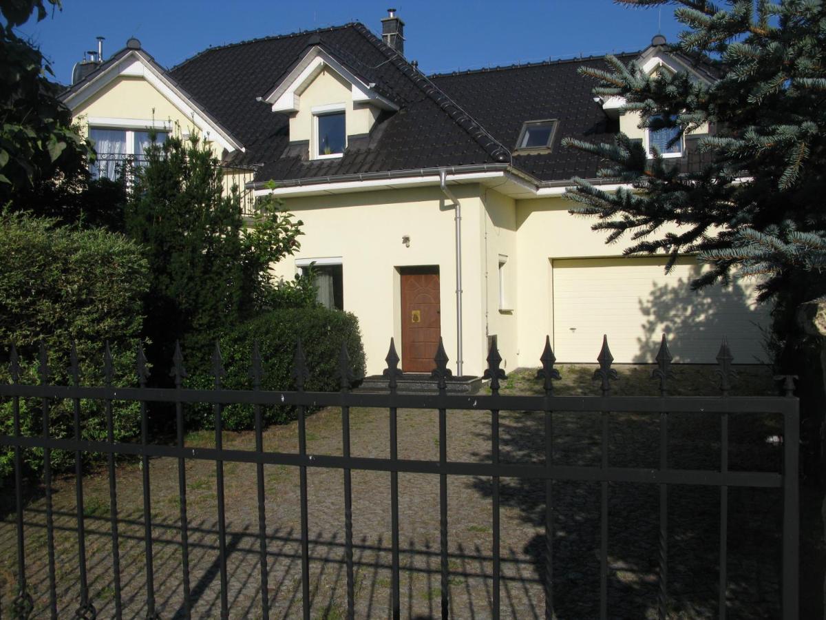 Spacious Family House/ 5 bedrooms/ 12km to Opole - Chambres d’hôtes Kolanowice