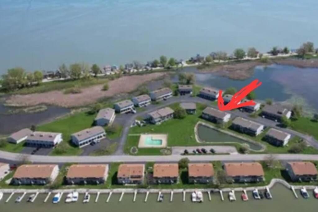 B&B Sand Beach - Sunnie Days condo in Oak Harbor on Lake Erie! - Bed and Breakfast Sand Beach