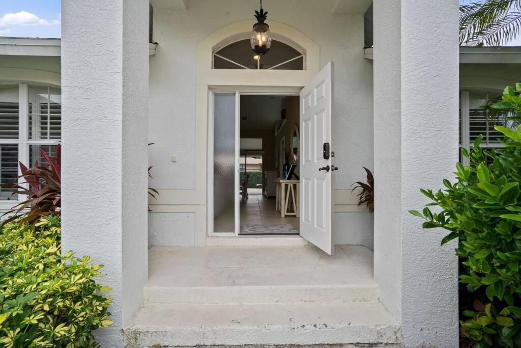 5* 3 BR 3 BA Home 4 min walk to beach & JW Marriott w/heated pool - Chambres d’hôtes Marco Island