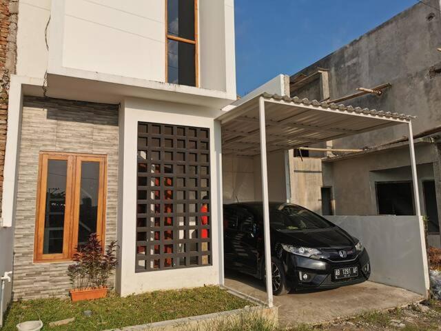 Ambarukmo Green Hill / MA 8 - Bed and Breakfast