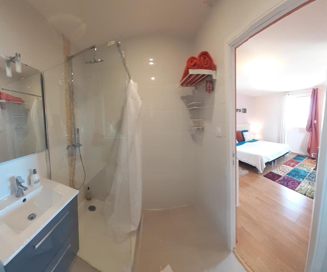 Kamer met Kingsize Bed en Uitzicht op de Bergen