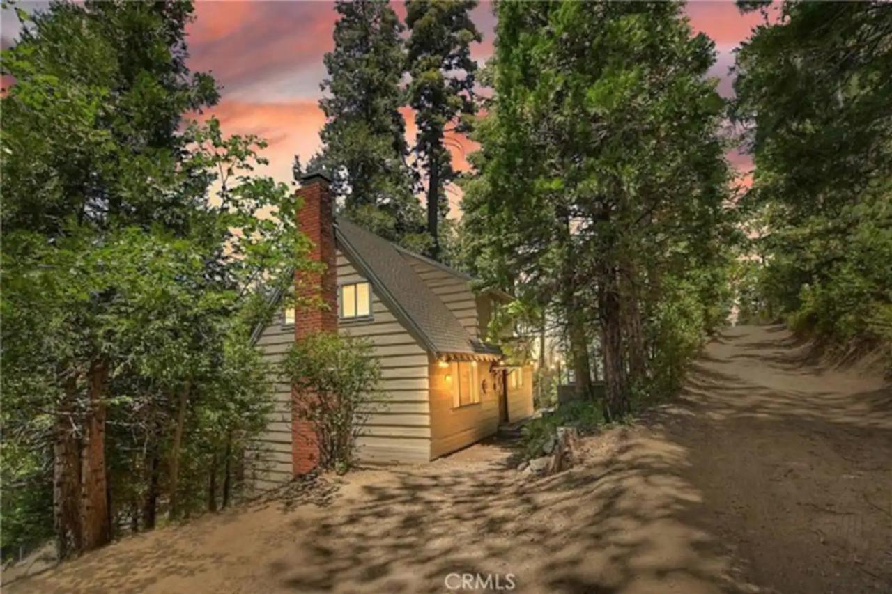 Walk 2 Village, Relax on Deck, Cool w/AC! - B&B Lake Arrowhead
