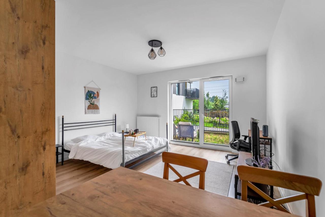 Wawer Studio - Terrace, Workspace - by Rentujemy - Chambres d’hôtes Varsovie