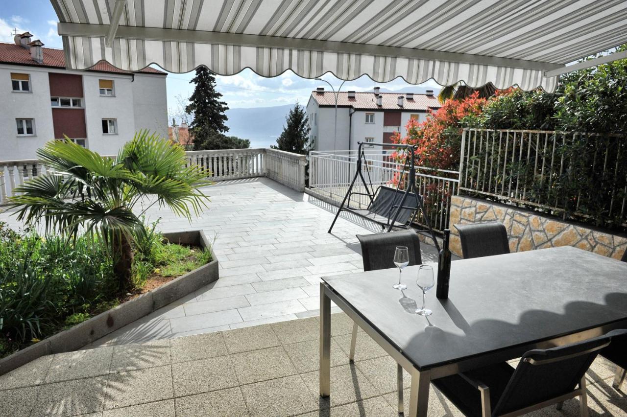 Nelly Apartment - Bed and Breakfast Rijeka