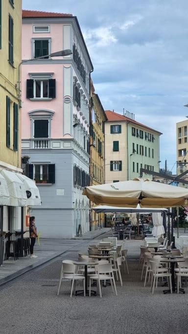 Vista sulla marina, AC, ascensore - B&B Savona