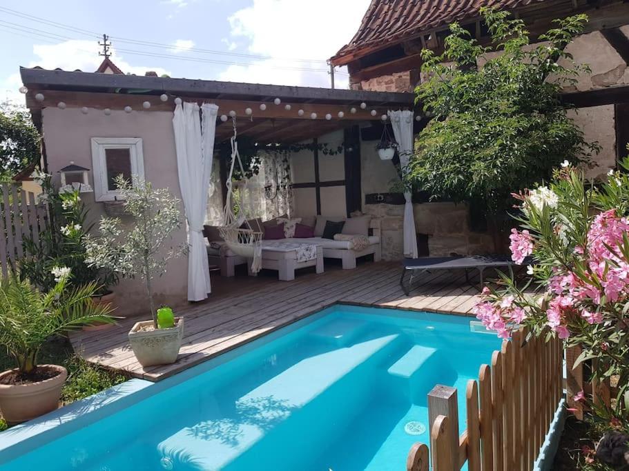 Romantisches Rosencottage - B&B