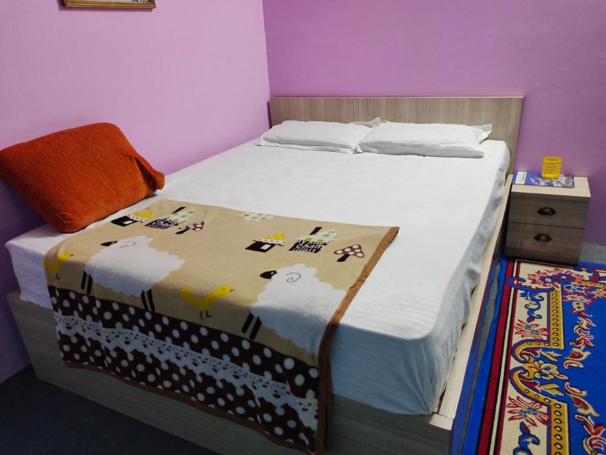 B&B Kathmandu - StayEasy Apartment Raniban - Bed and Breakfast Kathmandu