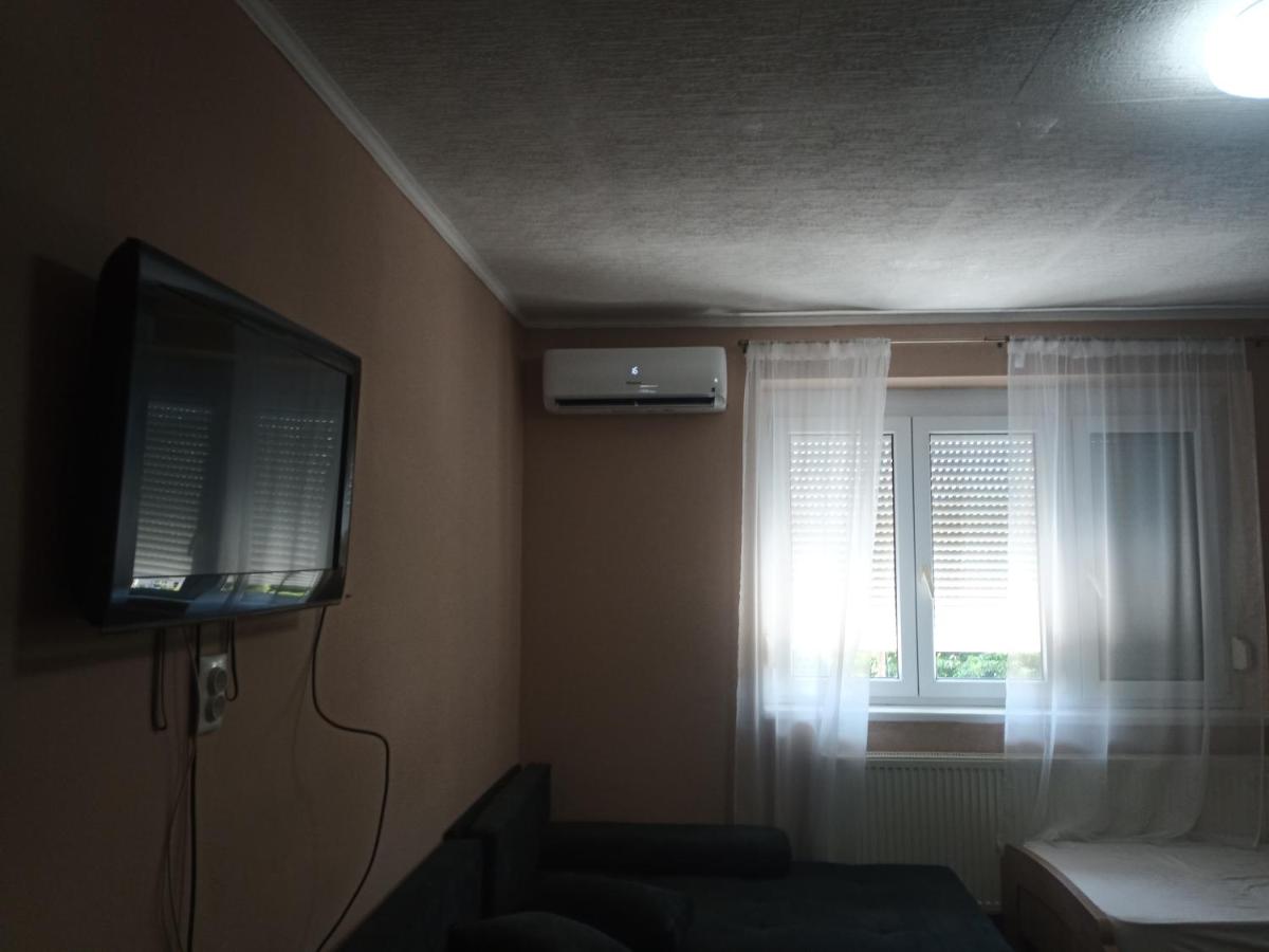 Vierbettzimmer mit Dusche