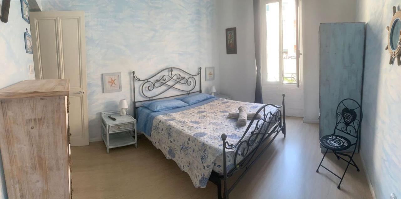 The Sea Flower appartamento con giardino e garage auto incluso - Chambres d’hôtes Sanremo
