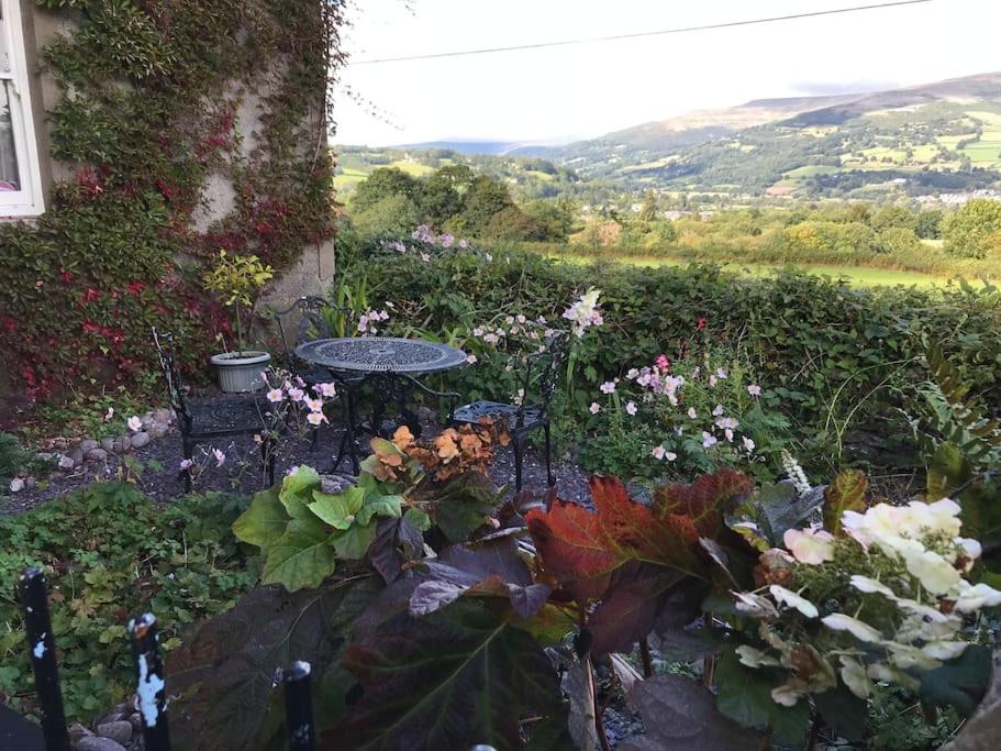 B&B Crickhowell - Large Former Farmhouse, Crickhowell - Bed and Breakfast Crickhowell