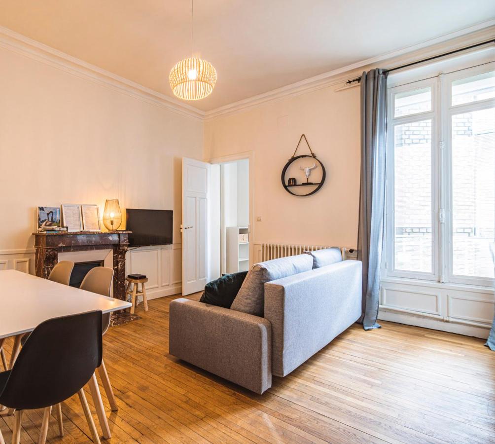 B&B Reims - L'haussmannien - Spacieux 4 chambres - Centre - Gare - Bed and Breakfast Reims