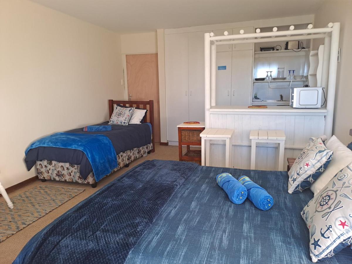 B&B Jeffreys Bay - Ryans Surf Cabin - Bed and Breakfast Jeffreys Bay