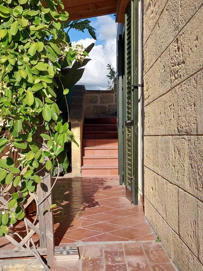 Villa con giardino sul lungomare - Chambres d’hôtes
