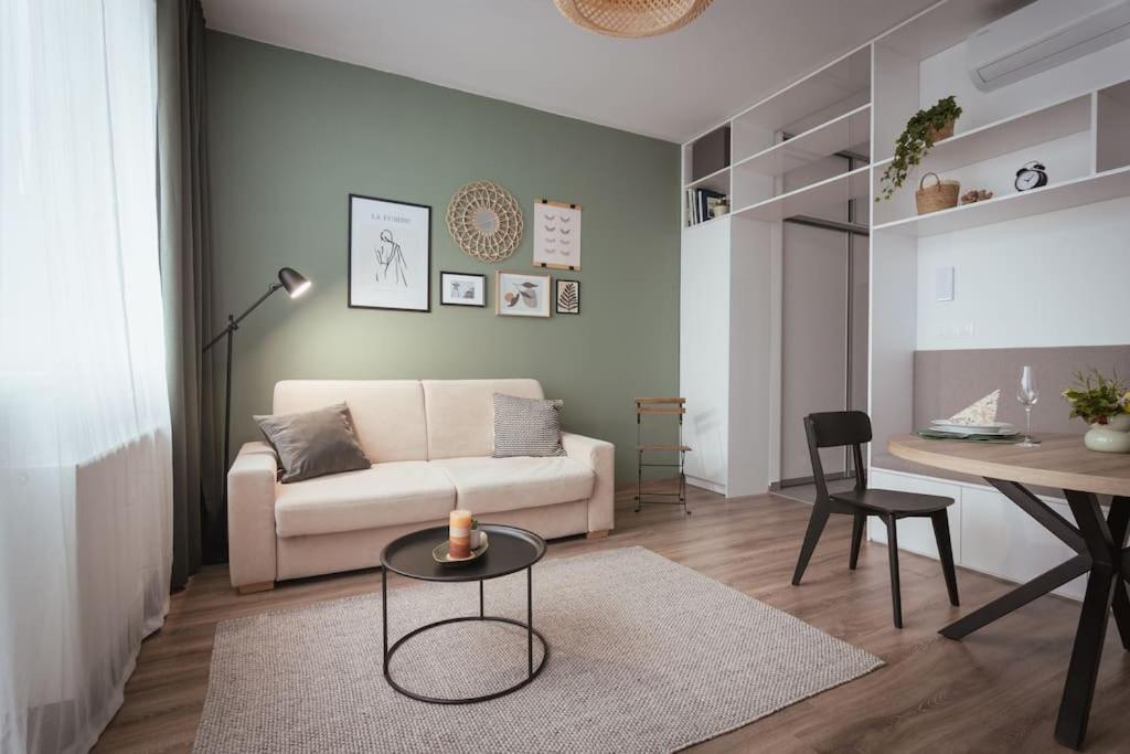 Nový štýlový byt, super lokalita - B&B