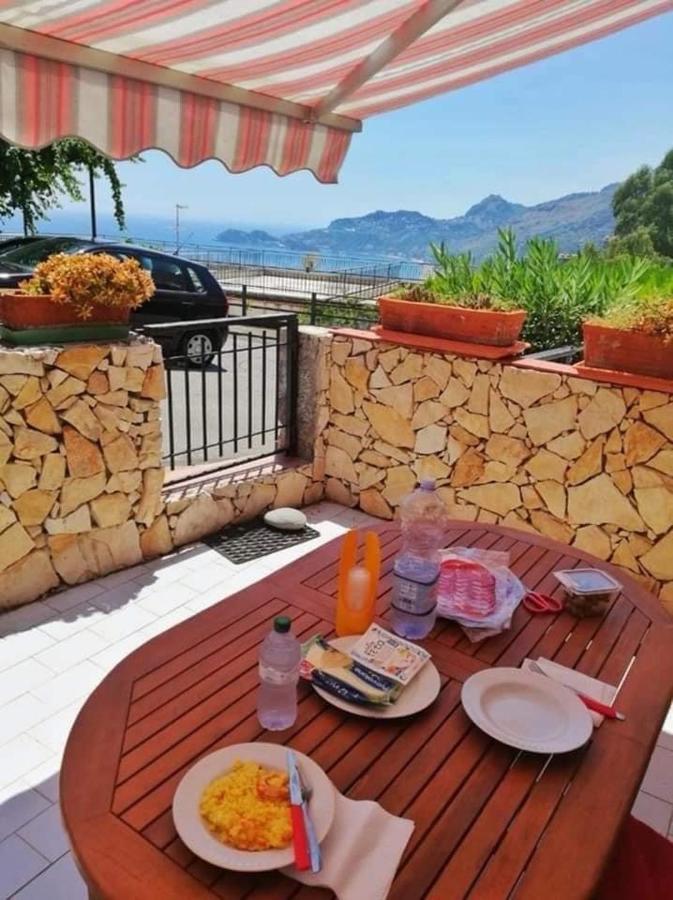 An Eye on Taormina - B&B Letojanni