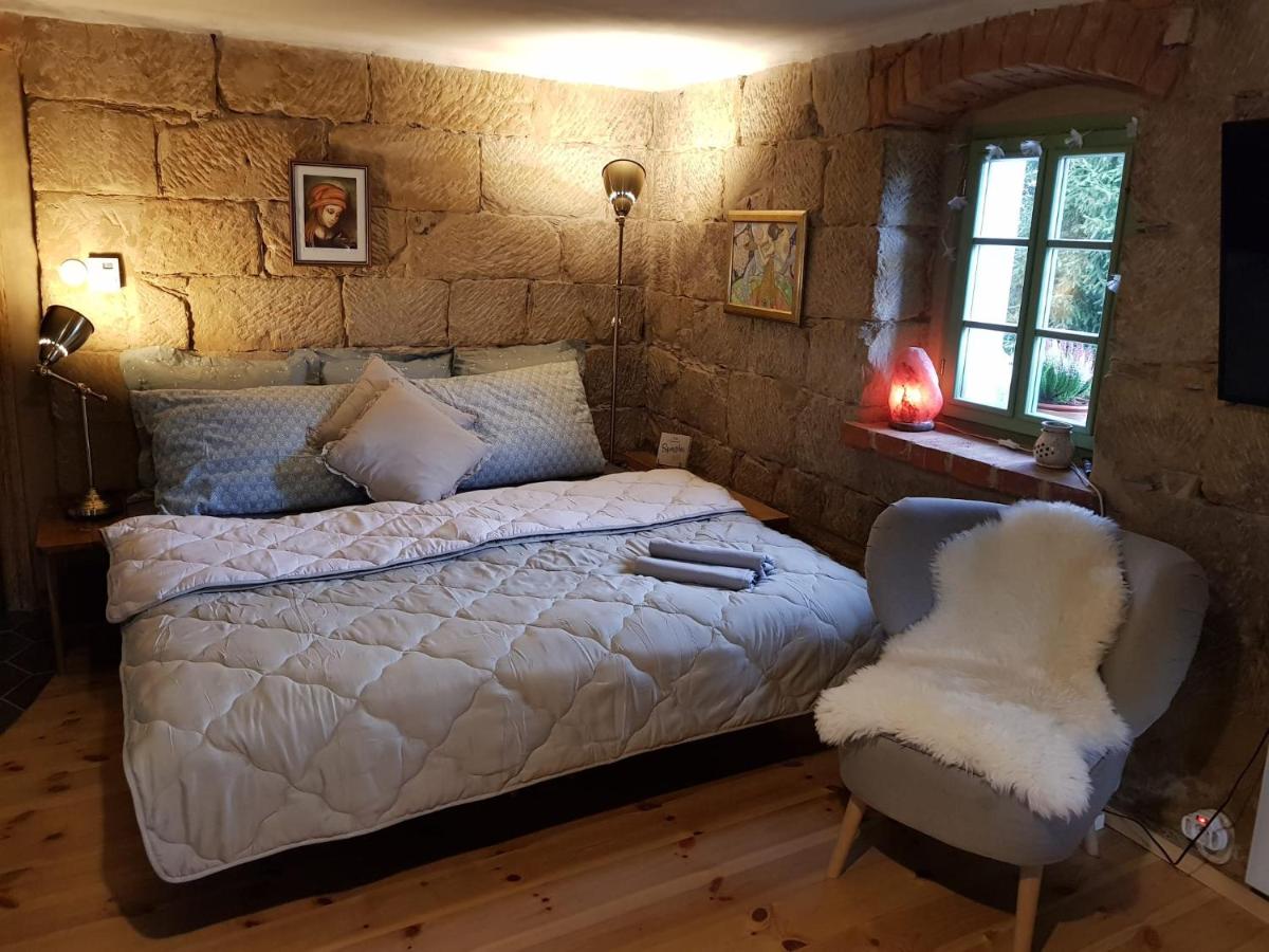 B&B Deutsch Gabel - ENJOY Cozy Romance Hills Forest Gardens Views Sauna Whirlpool Bath - Bed and Breakfast Deutsch Gabel