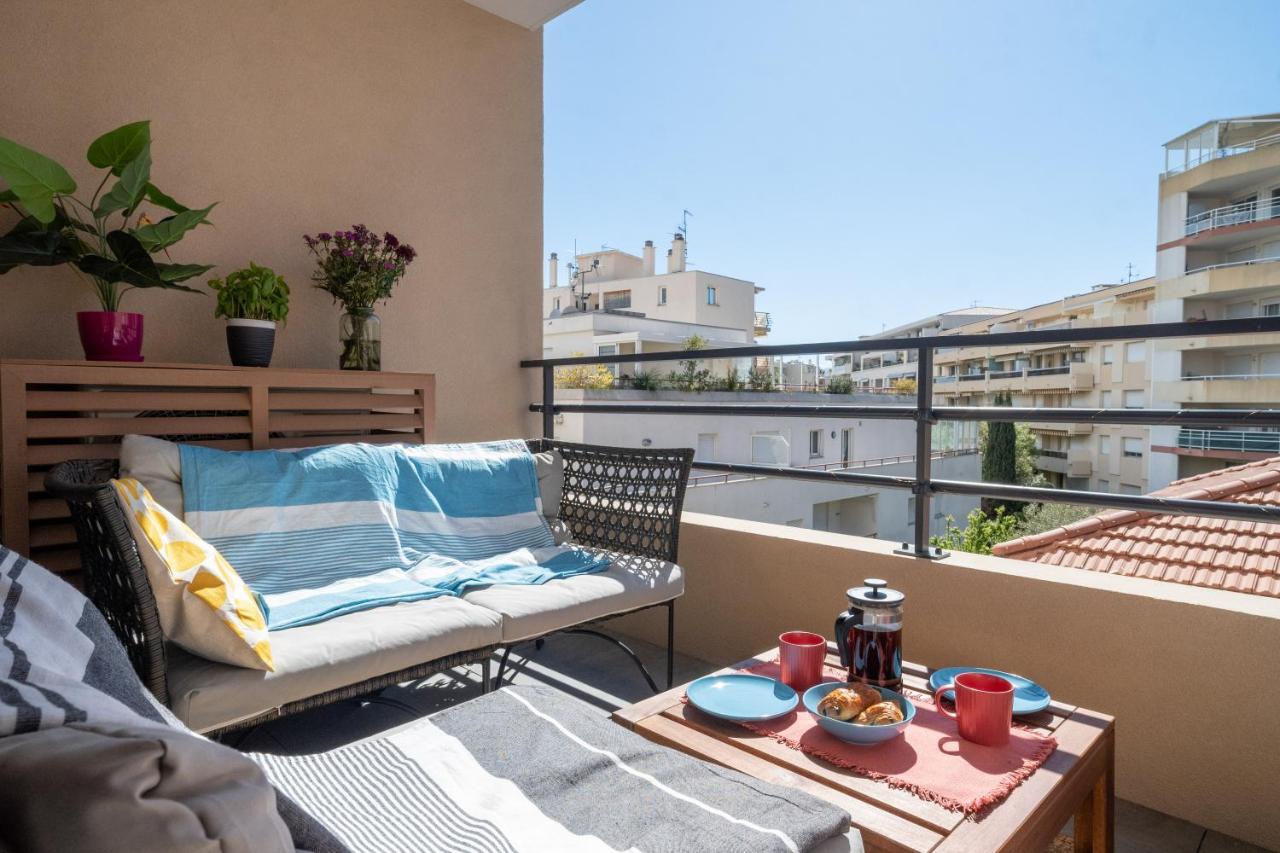 PWS - Sunny modern flat near Juan Les Pins Pinede & beach - Terrace & AC! - Chambres d’hôtes Antibes