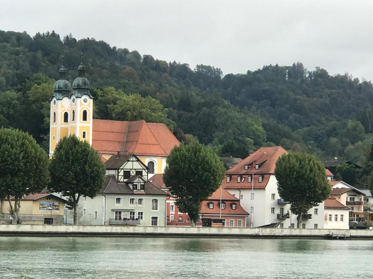"Zauberhaft wohnen am Donauufer" - Ferienwohnung